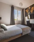 Logis hôtel Aux Berges de l'Aveyron فنادق في Onet-le-Chateau