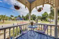 Grand Gables: Home 1 Block to St Johns River - Wifi