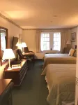 Camden Riverhouse Hotel and Inn - Parkering