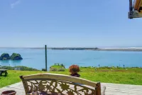 Smith River Home w/ Boat Launch & Ocean Views