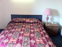 Circle 6 Motel Các khách sạn ở Weyburn