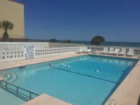 Oceanfront Twilight Surf Hotel - Bãi biển