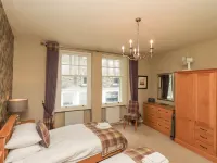 Loughrigg View Hotels near Dora's Field