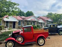 Carolina Country Inn Hotels in Yancey County