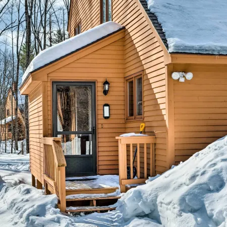 Cozy Conway Area Home about 4 Mi to Cranmore Mountain!