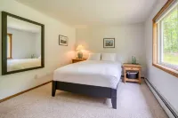 'The Mountain House:' Windham Retreat w/ Hot Tub! - Homestays