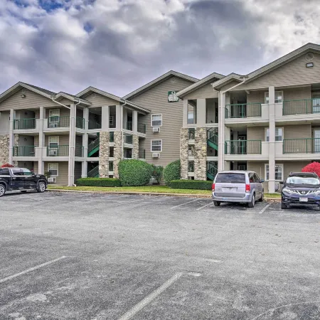 Holiday Hills Resort Condo w/ Hot Tub Access