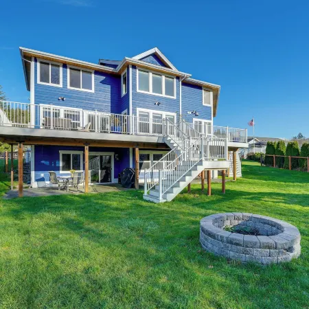 Stunning Mount Vernon Home w/ Big Lake Views!