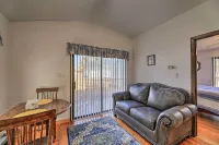 'Cozy Cottage' w/ Shared Dock on Dawson Creek