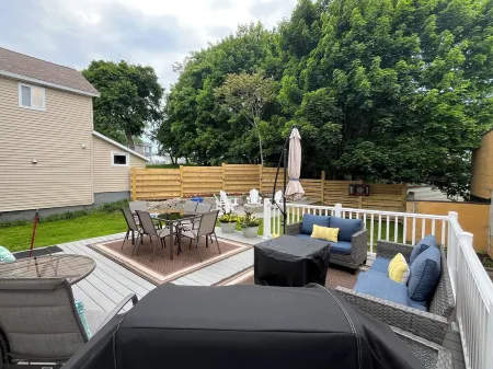 Family-Friendly Retreat Near Manistee Riverwalk - Dogs Allowed