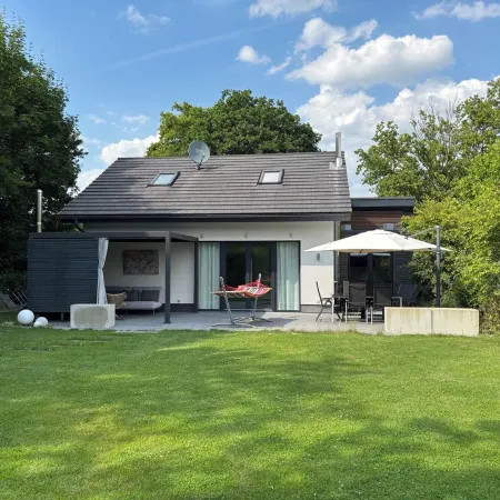Detached vacation home on Lake Edersee Rehbach " Das Haus am See "