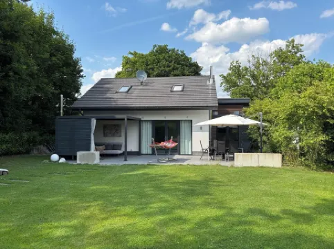 Detached vacation home on Lake Edersee Rehbach " Das Haus am See "