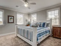 Come and Wind down and Relax at Family Tides! 6 Bedroom Villa by Peace Vacations Hotels in Georgetown