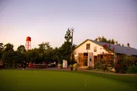 McMenamins Edgefield Hotels in Gresham