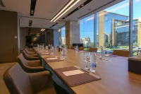 Views Hotel & Residences - Emaar King Abdullah Economic City Hotels in Экономический город короля Абдаллы