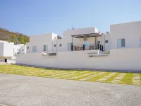 Modern House in Yautepec l Pool & Garden Hotels in Yautepec