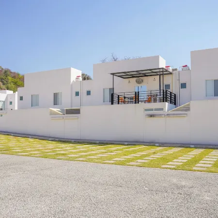 Modern House in Yautepec l Pool & Garden Отели в г. Яутепек-де-Сарагоса