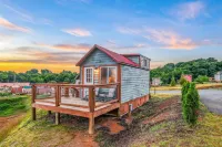 Sojourn Lodging Hotel in zona Sims Point
