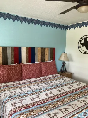 Horseshoe Riverside Lodge