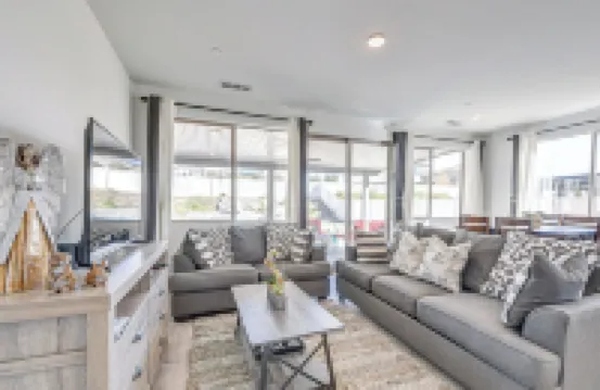 Patio & Yard: Luxe Beaumont Getaway!