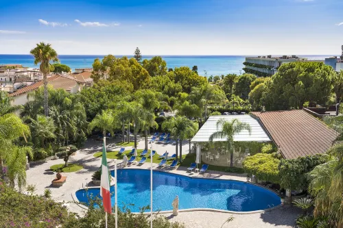 Sant Alphio Garden Hotel & Spa فنادق في Trappitello