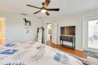 Private Bradenton Estate Home on 10 Acres w/ Pool - Country Houses