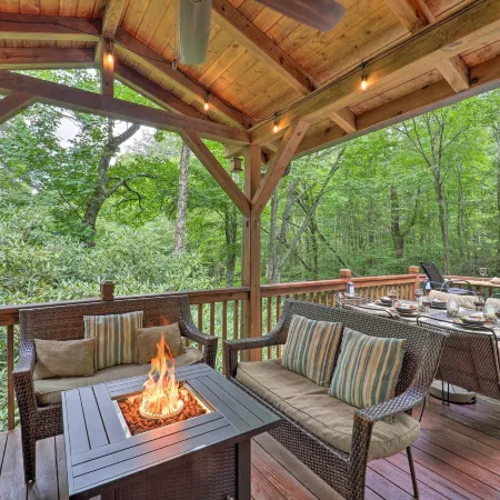 4 Mi to Sugar Mtn: 'Rocky Creek Cabin' w/ Hot Tub