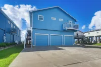 Galveston Bay Views and Pier! San Leon Gulf Getaway