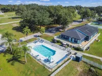 2 Bed Cozy Home, Dade City, Pickle Ball and Pool