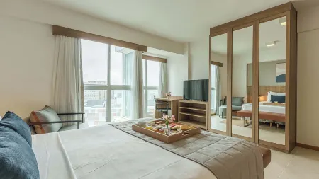 Saint Moritz Hplus Express Отели рядом с достопримечательностью «Three Powers Plaza»