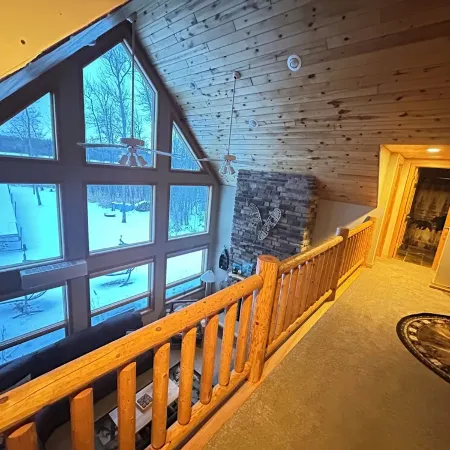 Cozy A- frame cabin on Hill Lake