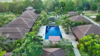 Waterside Resort Hotels in Pran Buri