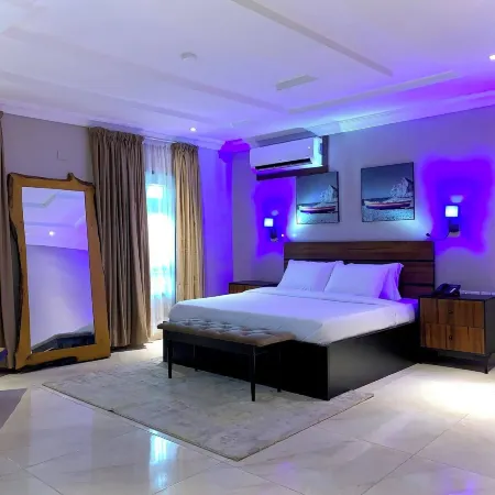 Tomats Hotel and Suites