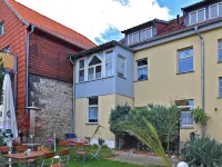 Spacious Apartment in Ballenstedt Harz near Lake Hotels in der Nähe von Die Roseburg