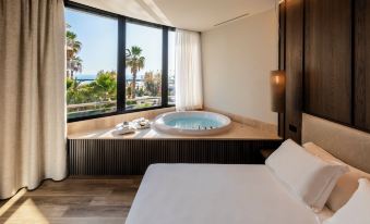 International Hotel & Suite