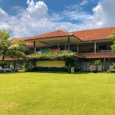 Bumi Gumati Resort & Convention Hotel Exterior