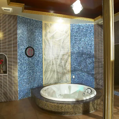 Royal Group Motel Nan Tse Branch Отели рядом с достопримечательностью «Академия Пиндуна»