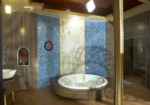 Royal Group Motel Nan Tse Branch