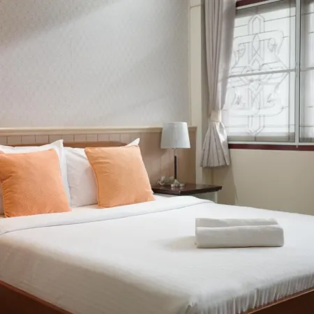 Yutichai Hotel Отели рядом с достопримечательностью «Ао Прачап»
