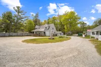 Private Beach Access and Stunning Lake Views - Charming Spacious Haven Hotels in Oscoda