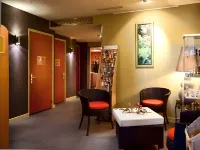 Logis Hôtel & Restaurant Arcombelle فنادق في Langres