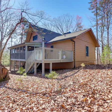 Family-Friendly Jasper Cabin with Deck!