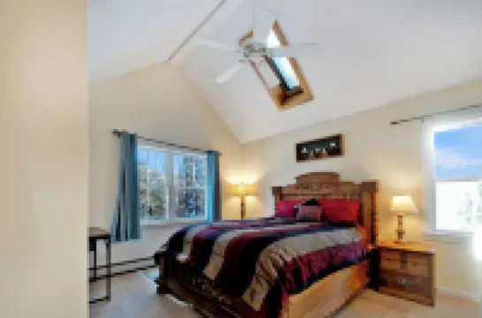 So VT. Pets, Peloton, Movie/Game Room - Lakes, Town & Mt. Snow