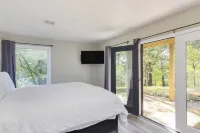 Amber Refresh by AvantStay Pool and Hot Tub