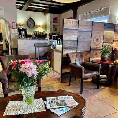 Logis Hôtel des Causses Restaurant La Chaleur Nordique Others