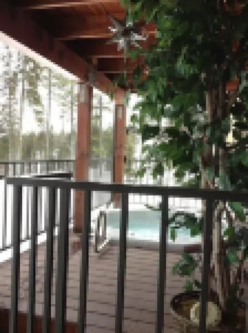 Weekly Discounts! Whitefish Mountain Ski Resort ski in ski out, Luxury Townhouse