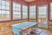 Monticello Home w/ Multi-Level Deck on 2 Acres! - 3 stjerner