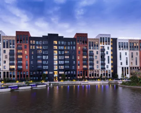 Bridgewater Apartments Hotels in Century City