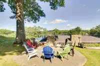 Laconia Home w/ Beach - 1/2 Mi to Weirs Beach - 3 étoiles