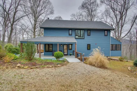 Modern Nellysford Getaway on 40 Private Acres!